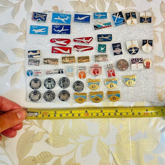 VTG  Lot Of 47 Soviet Era aviation badge Pin Airplanes  Helicopter USSR - Picture 4 of 5